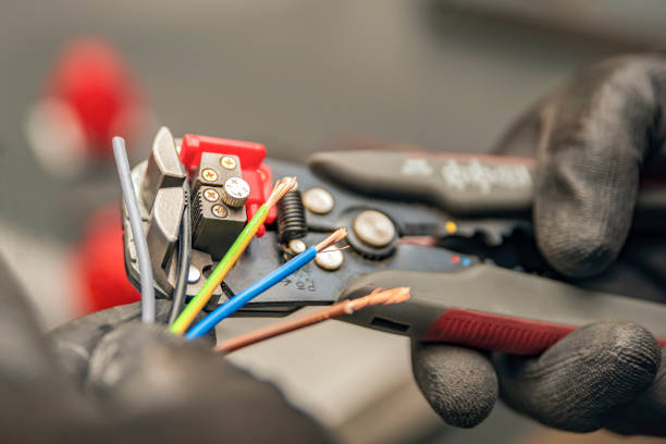 Best Affordable Emergency Electrician  in Montgomery, MN